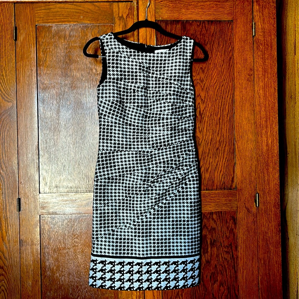 Jessica Simpson Size 4 Herringbone Dress